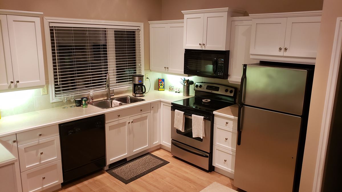 A Change of Scenery with Kitchen Cabinet Spraying in Winnipeg, Manitoba Thumbnail